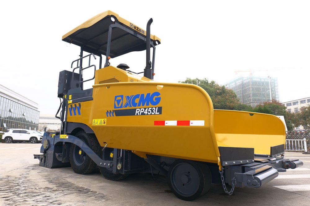 Асфальтоукладчик XCMG RP453L