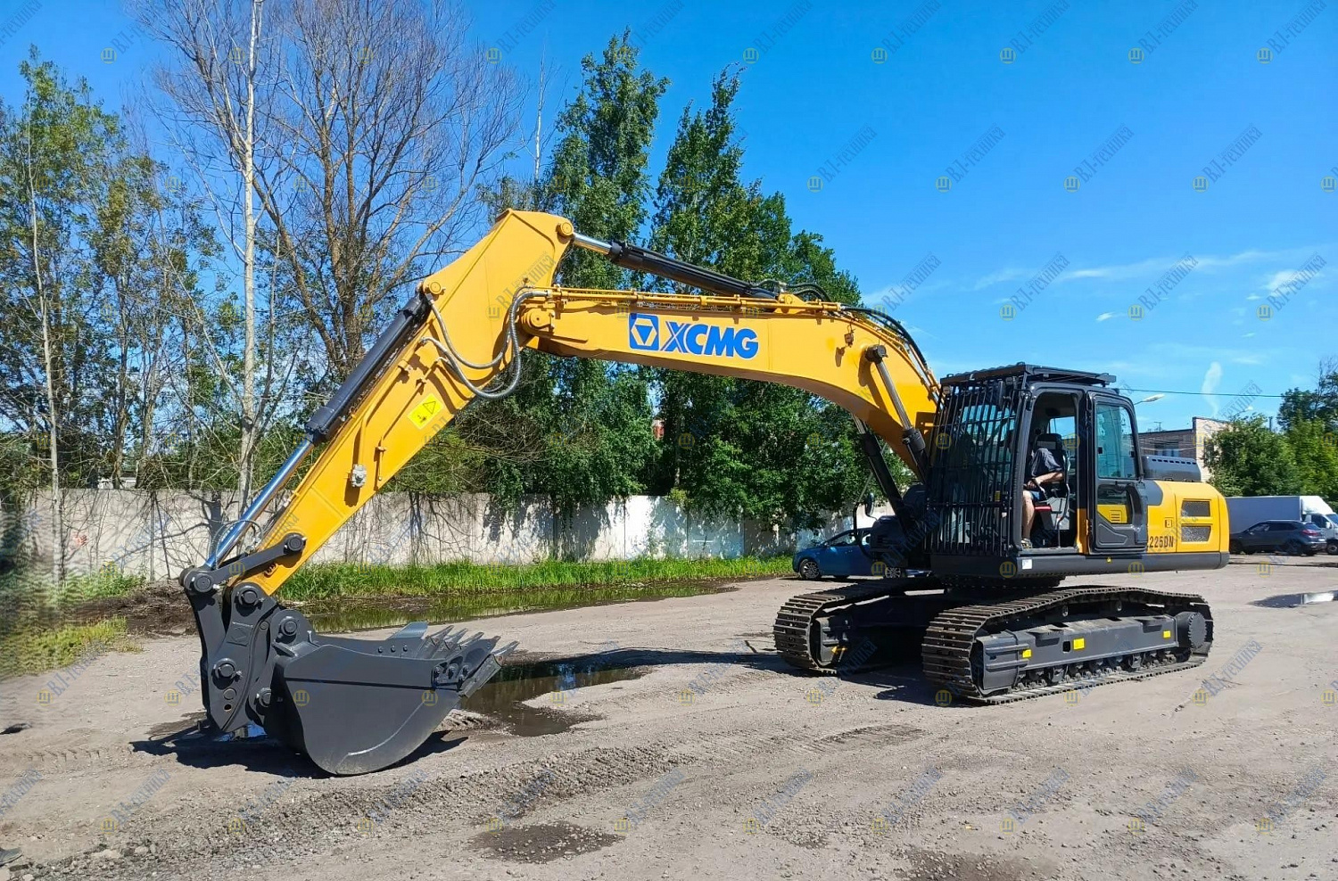 Передача клиенту гусеничного экскаватора XCMG XE225DN  - 19.06.2026, г. Мурманск